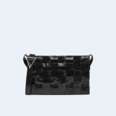 보테가 베네타 라지 레더 카세트백 블랙